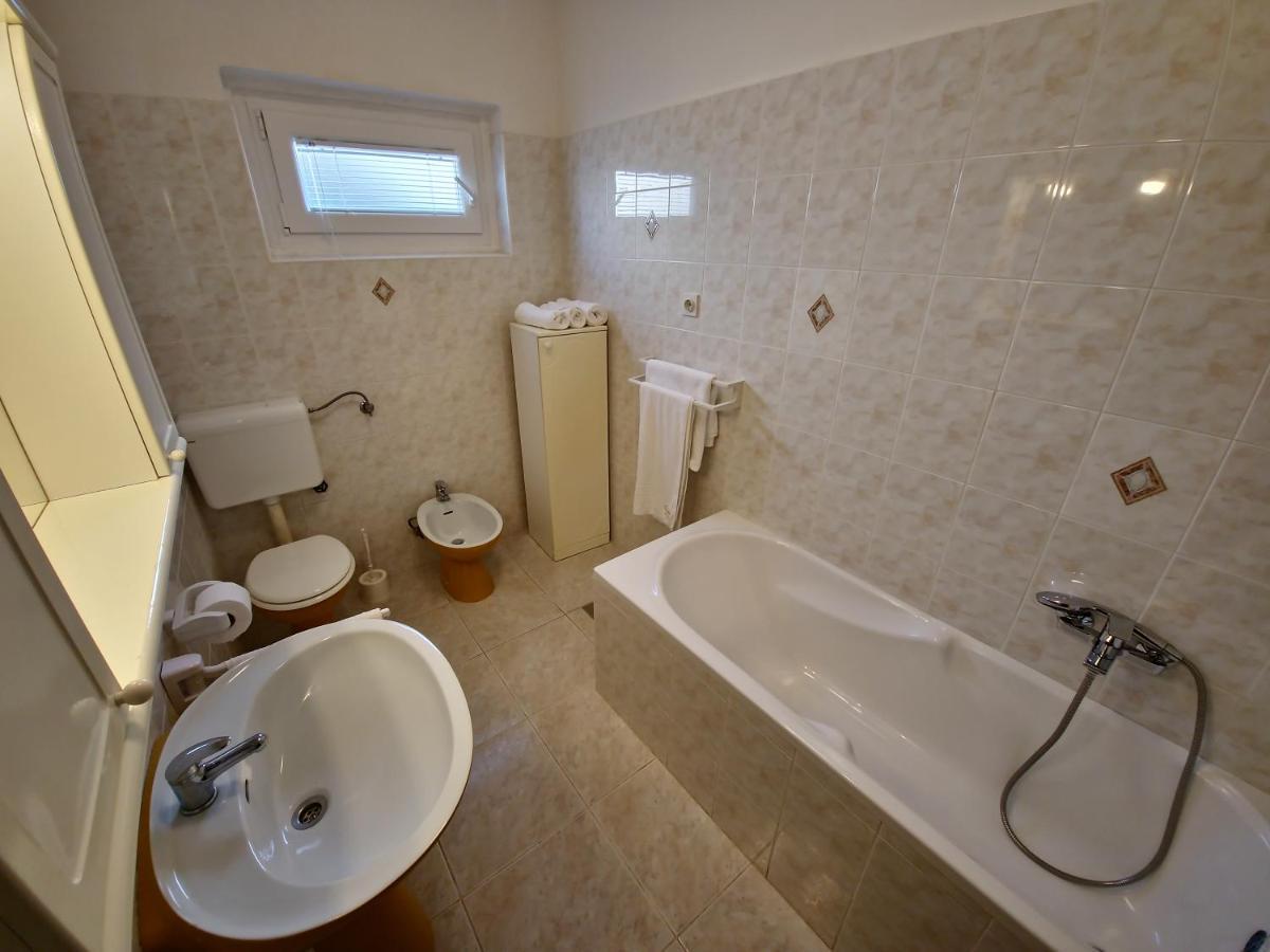 Apartments Cacija Trogir Buitenkant foto