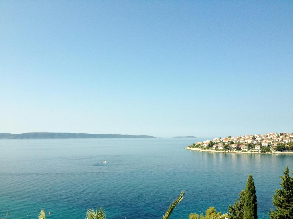 Apartments Cacija Trogir Kamer foto